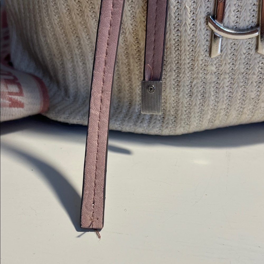 Steve Madden Beige and Blush Bucket Bag - Picture 3 of 6